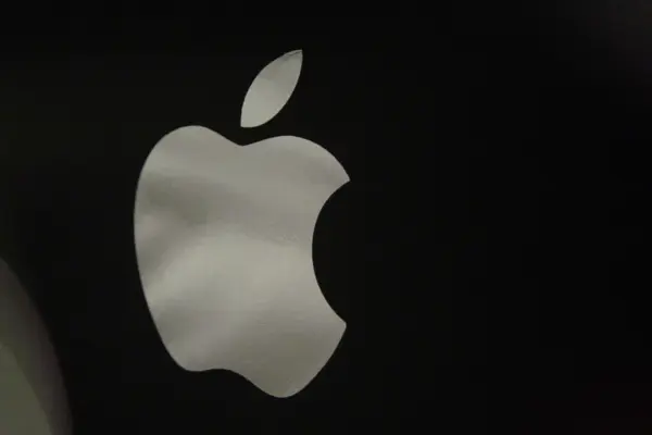 Хронологія ШІ-проєкту Apple для Китаю: від реєстрації сервісу до партнерства з Alibaba