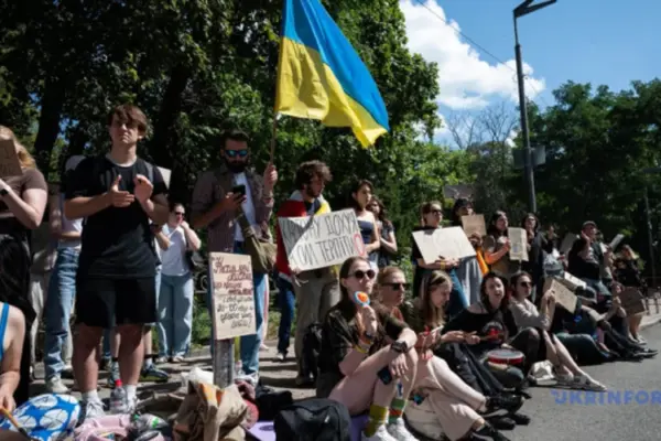 Хронологія дня: подання Зеленського, голосування за Хмару і протест біля Ради